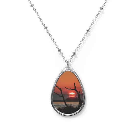 Climbing Up Oval Necklace